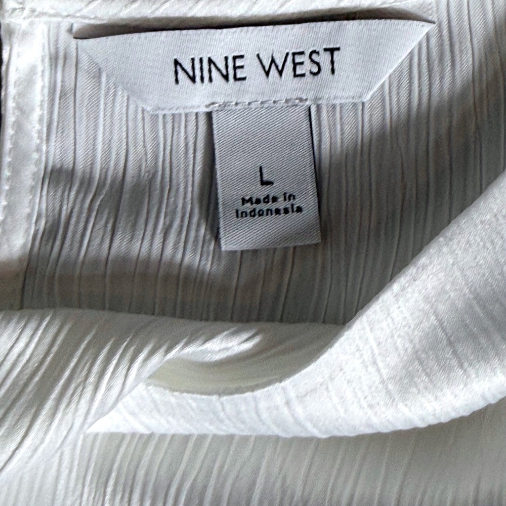 Nine West White Plisse Twist Neck Sleeveless Blouse Top Large RN73277 - Picture 7 of 10